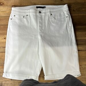 Lauren Ralph Lauren White Jean Shorts Knee-Length for Women. Size 14,16,18 NEW